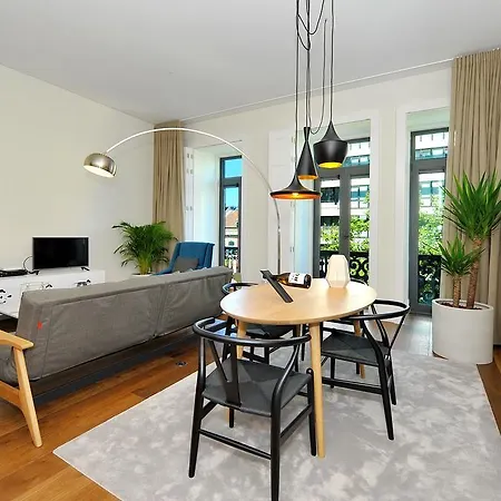 Excellent T1 In Cosmopolitan Building Apartman *