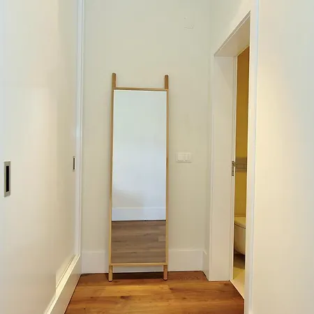 Apartament Excellent T1 In Cosmopolitan Building Lizbona