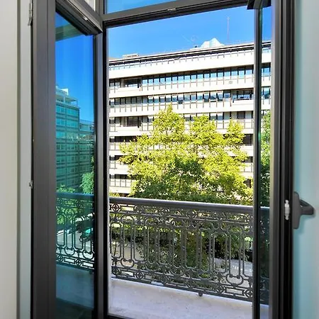 Excellent T1 In Cosmopolitan Building Apartament Lizbona